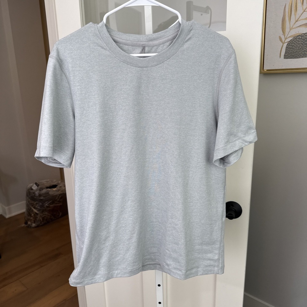 lululemon Men's Gray Short Sleeve Crewneck T-Shirt Athletic Tee Approx M